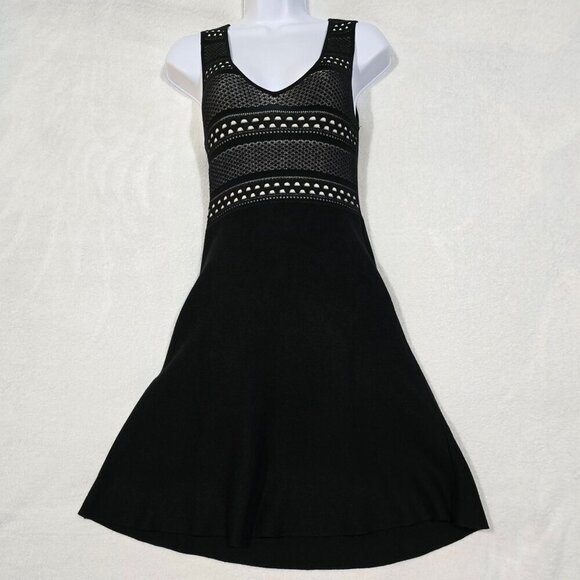 BCBGeneration ✦ Fit & Flare Knit Mini Dress ✦ Black & White V-Neck Sleeveless XS - Picture 6 of 14